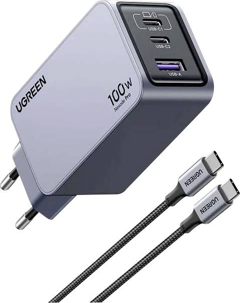 'UGREEN 100W Nexode Pro' Wandladegerät mit EU-Stecker; enthält zwei USB-C-Anschlüsse und einen USB-A-Anschluss; abgebildet mit zwei USB-C-Kabeln.