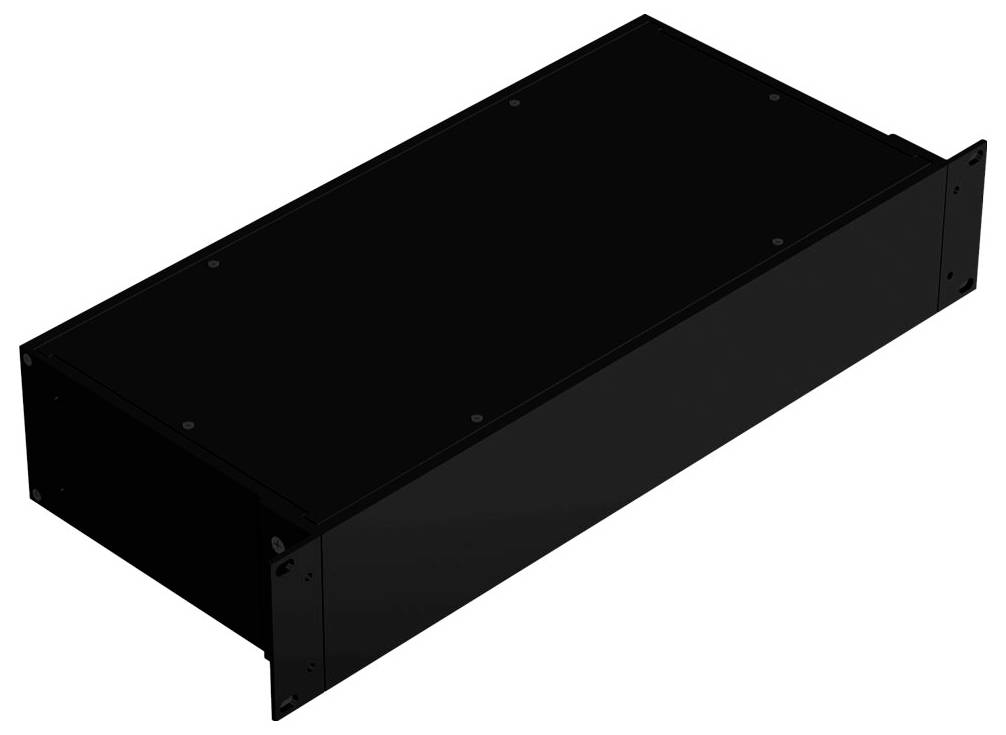 Ein schwarzes rechteckiges Rackmount-Metallgehäuse, von einem Winkel aus betrachtet, wahrscheinlich zum Unterbringen von elektronischen Komponenten oder Geräten verwendet.