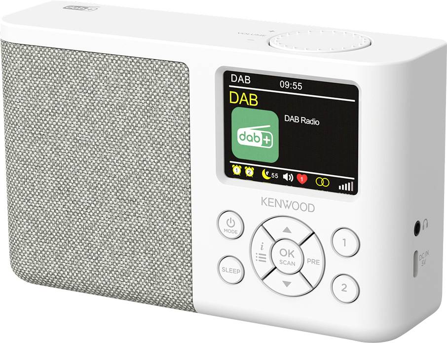 Ein weißes Kenwood DAB+ Radio mit einem Lautsprecher mit Stoffbezug und einem digitalen Display, auf dem 