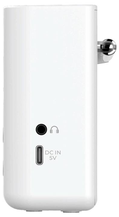 Seitenansicht eines weißen elektronischen Geräts mit Kopfhörerbuchse und DC IN 5V-Anschluss.