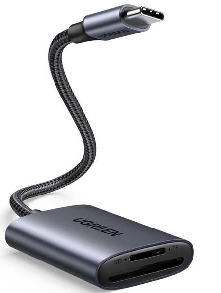 UGREEN USB-C Kartenleser mit geflochtener Leitung und zwei Steckplätzen für SD- und microSD-Karten, entwickelt für Datentransfer und Konnektivität.