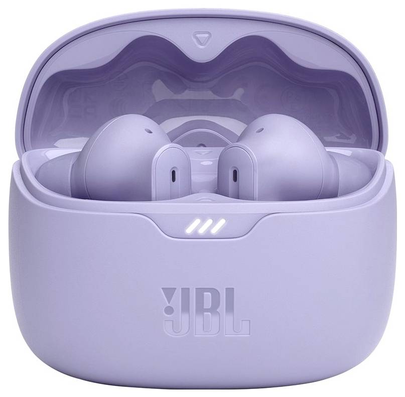 Lavendelfarbene kabellose Kopfhörer in einer offenen Ladehülle mit dem 'JBL'-Logo auf der Vorderseite.