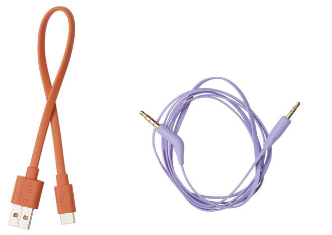 Ein orangefarbenes USB-Kabel und ein lila Audiokabel auf weißem Hintergrund, die verschiedene Konnektivitätsoptionen zeigen.