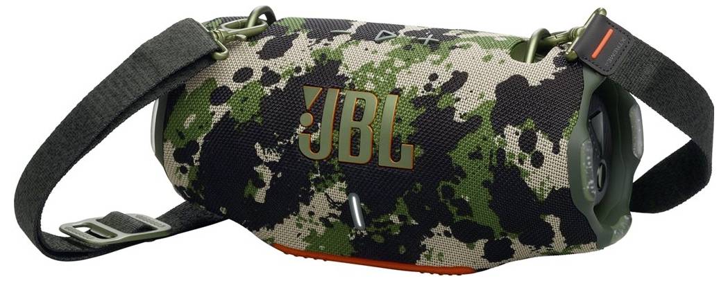 Tragbarer Bluetooth-Lautsprecher mit Tarnmuster, markiert mit 'JBL', ausgestattet mit einem Trageriemen für den Outdoor-Einsatz.