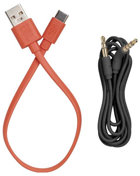 Ein rotes USB-C zu USB-A Kabel und ein schwarzes 3,5mm Audiokabel liegen nebeneinander und zeigen ihre Anschlüsse.