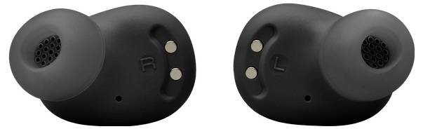 Schwarze kabellose Ohrhörer, mit 'R' und 'L' für rechts und links beschriftet, mit sichtbaren Ladekontakten.