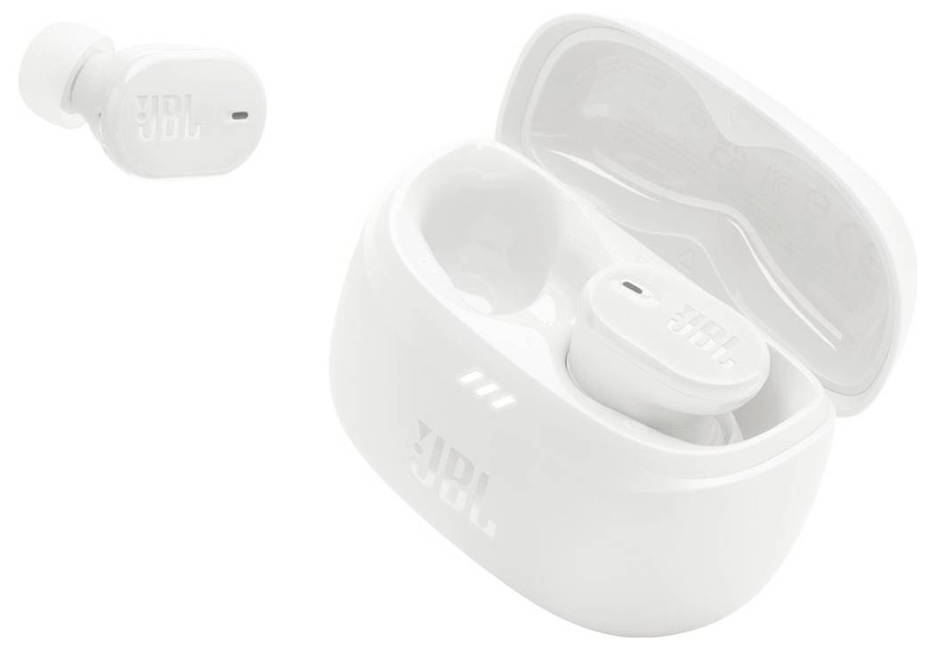 Ein weißer drahtloser Ohrhörer neben einem geöffneten Ladeetui, in dem ein weiterer Ohrhörer zu sehen ist. Das Etui und der Ohrhörer tragen ein Logo.