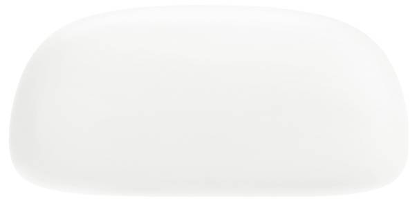 Eine schlichte weiße Seifenbar mit einer glatten, geschwungenen Oberfläche vor einem weißen Hintergrund.