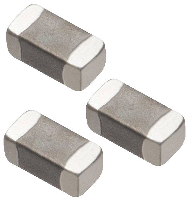 Drei kleine rechteckige elektronische Bauteile, wahrscheinlich Kondensatoren oder Widerstände, sind zusammengruppiert mit Metallanschlüssen und einem Keramikkörper.