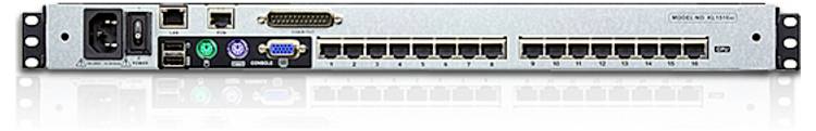 Rückansicht eines Netzwerk-Switches mit mehreren Ethernet-Ports, USB, VGA und Stromanschluss, verwendet für Netzwerkverbindungen.