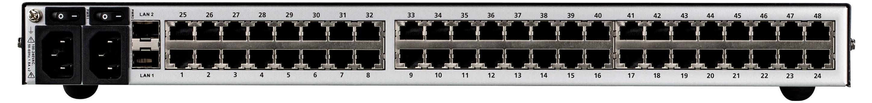 Ein Netzwerk-Switch mit 48 Ethernet-Ports und dualen Stromzugängen auf der linken Seite, verwendet zum Verbinden mehrerer Geräte in einem Netzwerk.