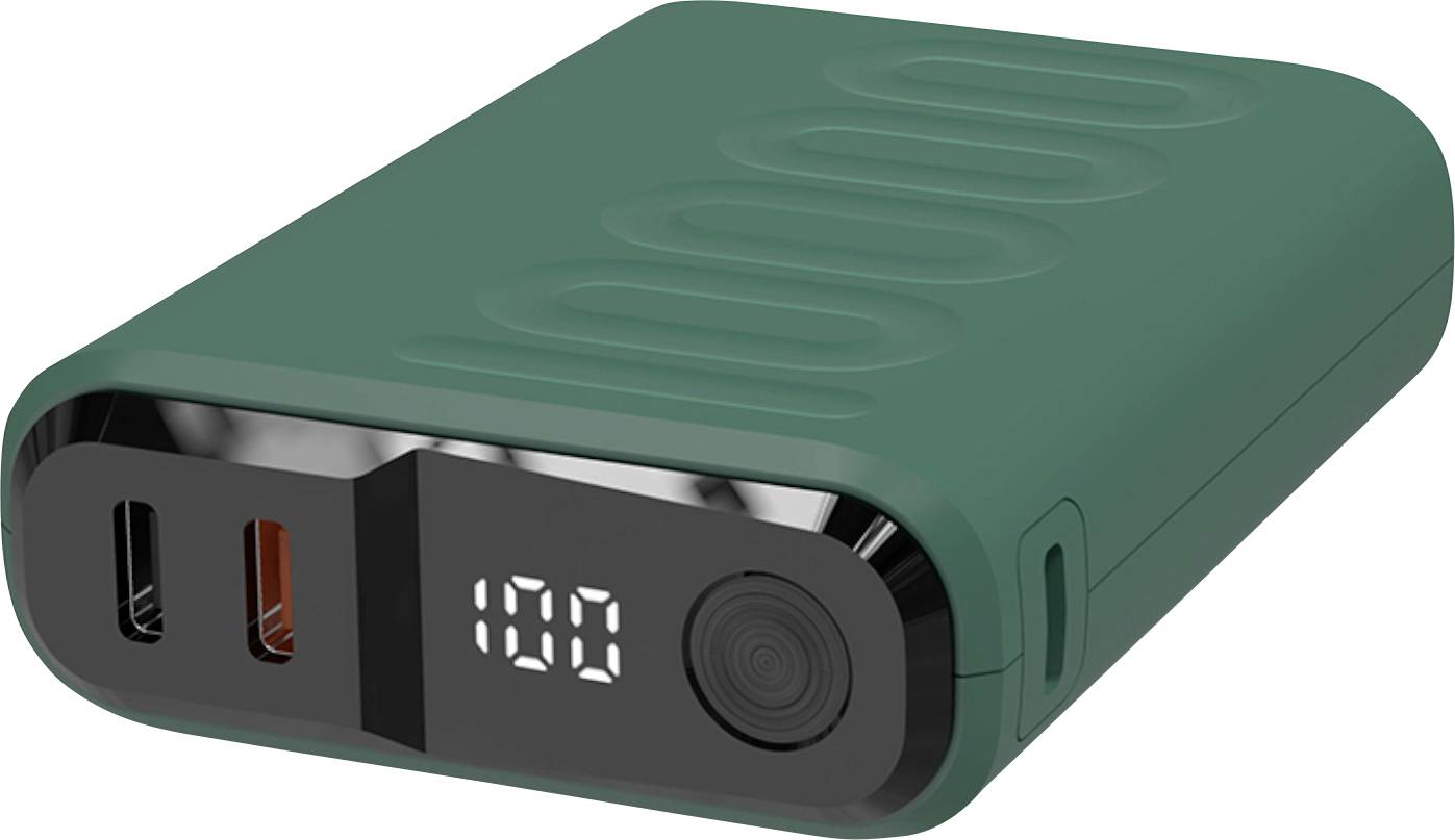 Eine grüne tragbare Powerbank mit digitaler Anzeige, die den Batteriestand in Prozent zeigt, und zwei USB-Anschlüssen, einer in Orange, vor einem weißen Hintergrund.