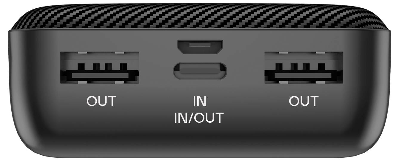 Nahaufnahme eines Geräts mit zwei USB-Anschlüssen, die mit OUT beschriftet sind, und einem zentralen Micro-USB-Anschluss, der mit IN/IN/OUT beschriftet ist, was auf Ladefunktionen hinweist.