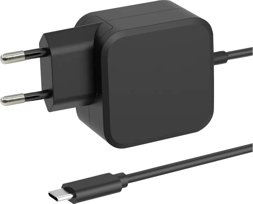 Ein schwarzes Wandladegerät mit angeschlossenem USB-C-Kabel, für europäische Steckdosen konzipiert, auf einem weißen Hintergrund.