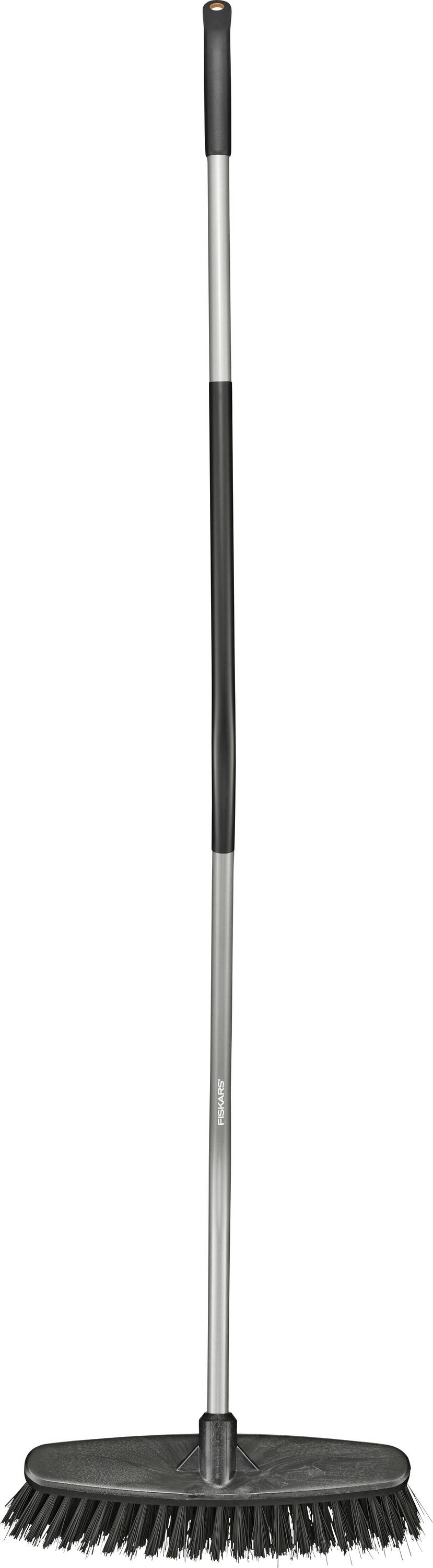 Ein langstieliger Besen mit einem runden Bürstenkopf und schwarzen Borsten, geeignet für Außenreinigungsaufgaben wie das Kehren von Laub oder Schmutz.