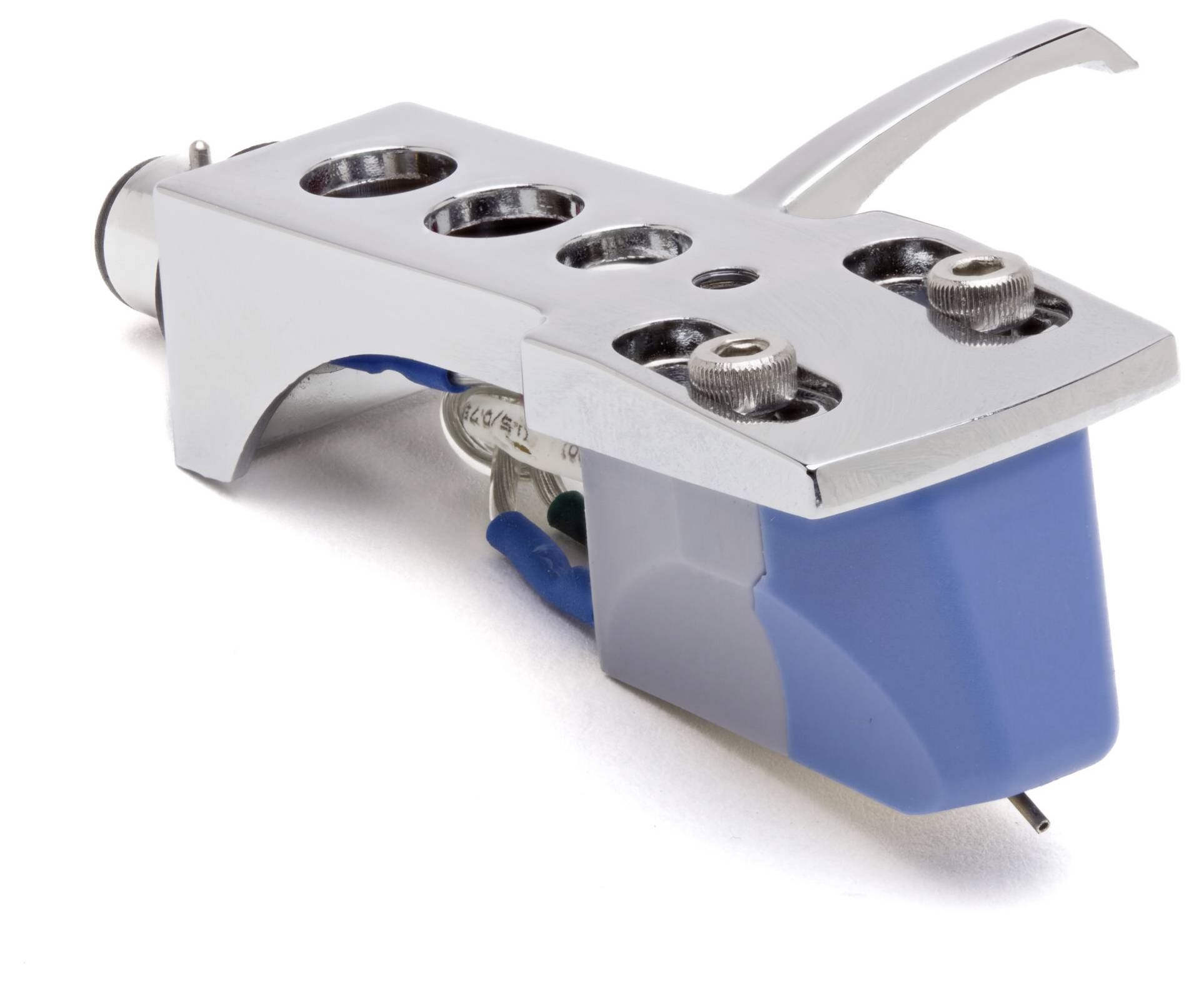 Plattenspieler-Tonabnehmer und Nadel mit einem blauen Gehäuse, ausgestattet mit einem metallfarbenen Tonarm-Kopf.