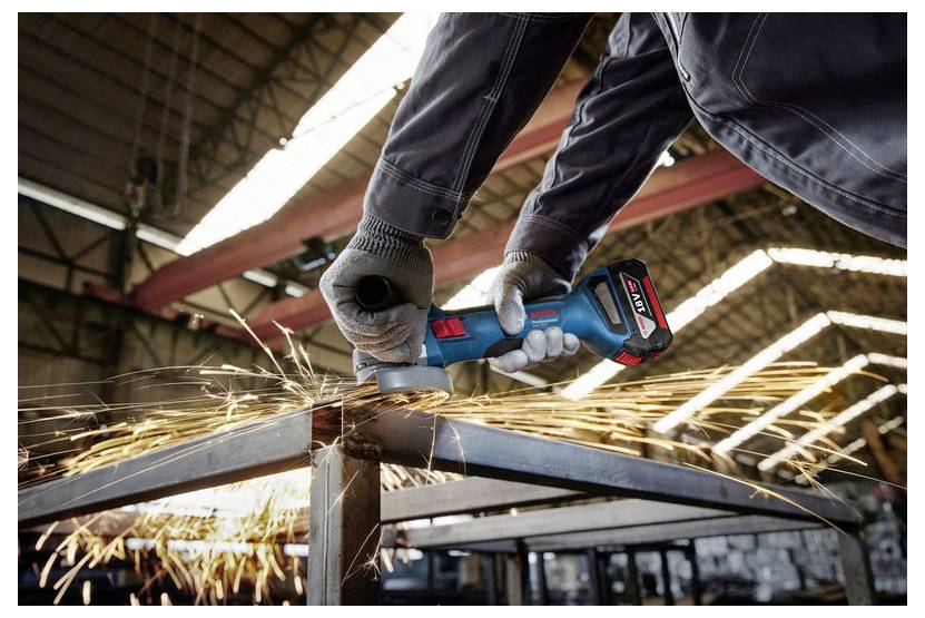 Bosch Professional GSR + GBH + GWS + 2x GBA 5.0 Ah + GAL 18V-40 0615A5009G Werkzeugset