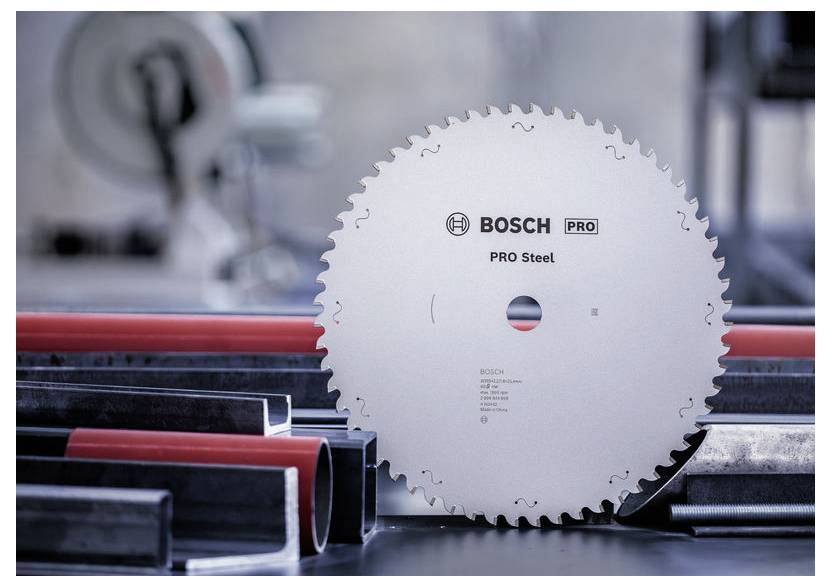 Eine Kreissägeblatt mit der Aufschrift „BOSCH PRO Steel