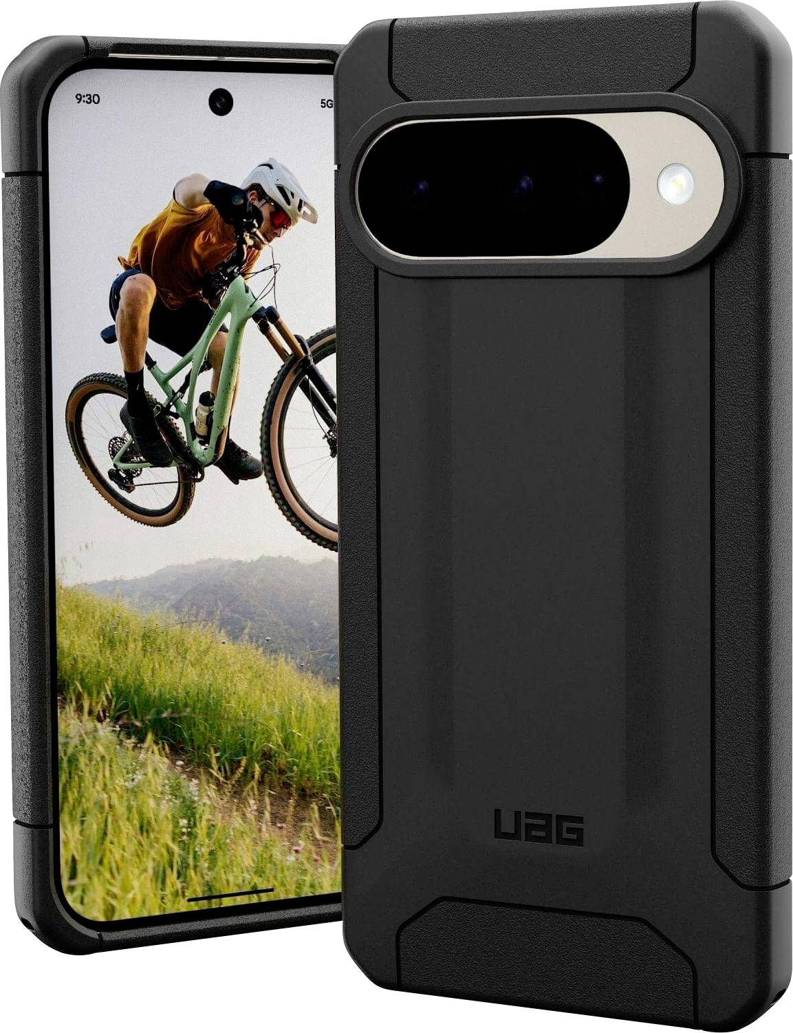 Ein robustes Handyhülle, die neben einem Smartphone platziert ist, das eine Person auf einem Mountainbike in einem Sprung über eine grasige, hügelige Landschaft zeigt.
