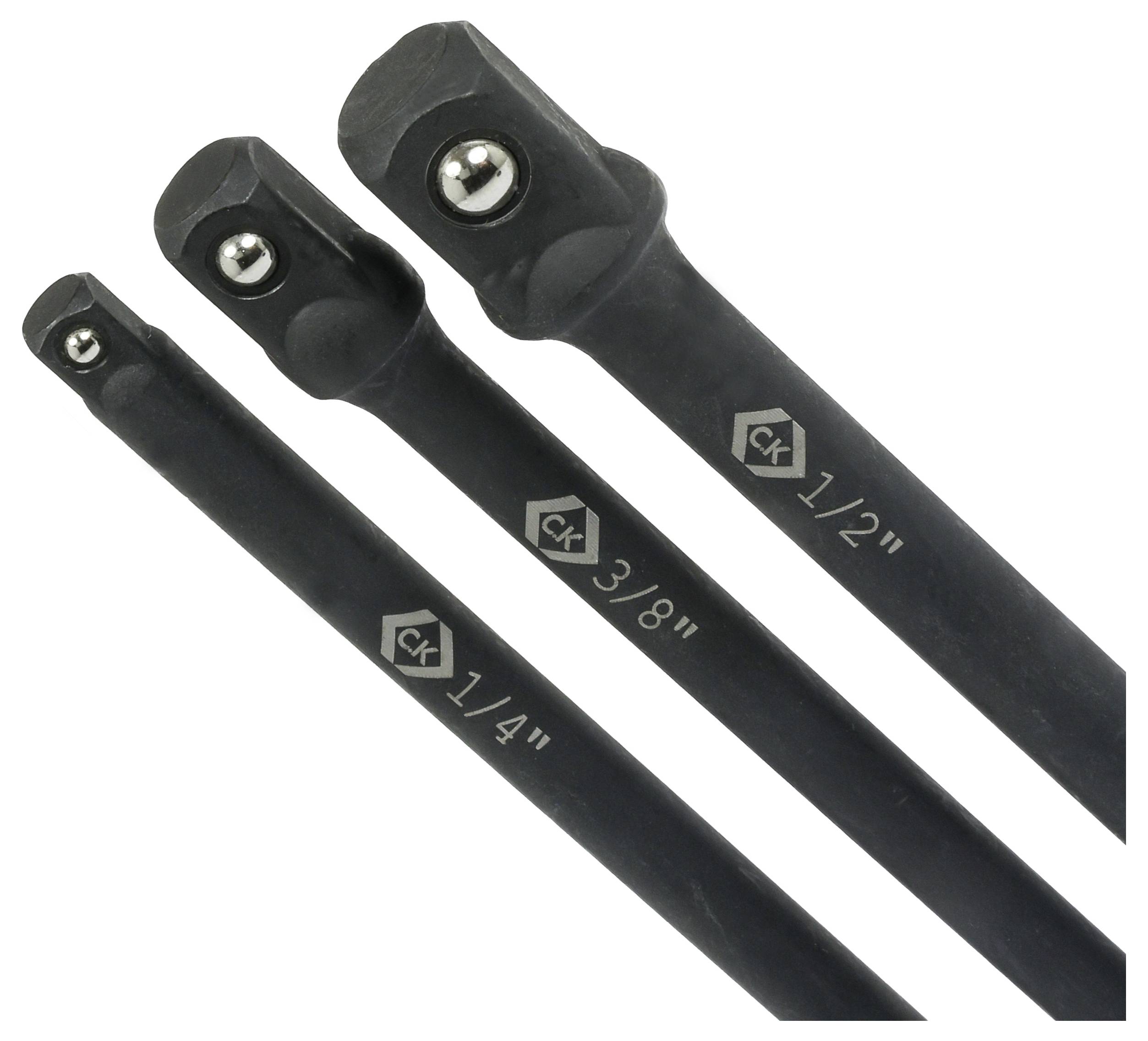 Drei Verlängerungen mit quadratischen Enden, in unterschiedlichen Größen, beschriftet mit den Maßen: '1/4'', '3/8'' und '1/2'' für Steckschlüsseleinsätze.
