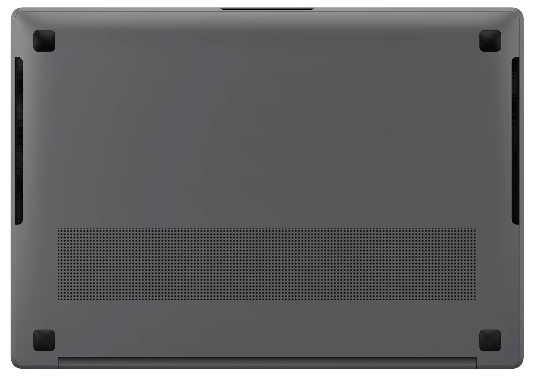 Unteransicht eines geschlossenen Laptops mit Lüftungsschlitzen und Gummifüßen auf einer dunkelgrauen Oberfläche, was auf eine stabile Konstruktion und Belüftungskonzeption hinweist.