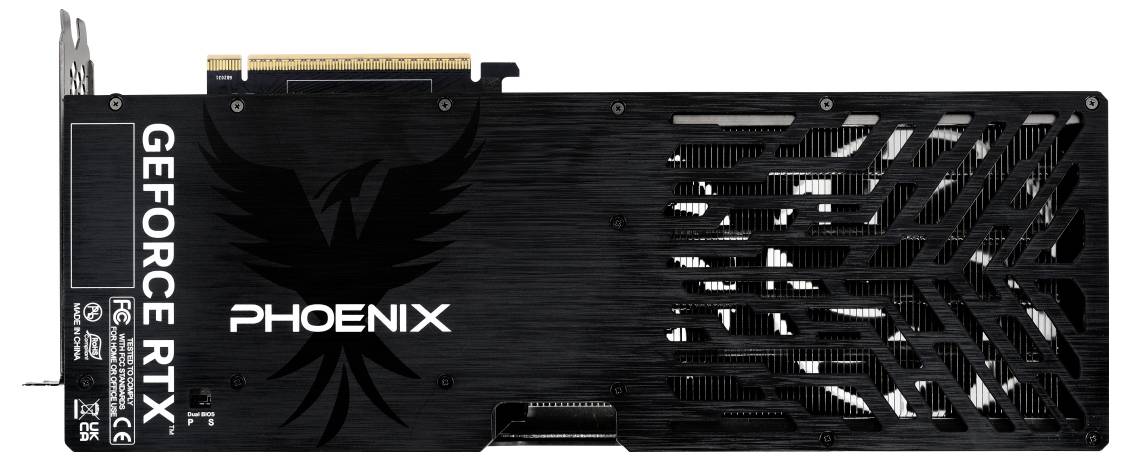 Eine Grafikkarte mit dem Text ‚GEFORCE RTX' und ‚PHOENIX' neben einem stilisierten Phoenix-Logo, von der Rückseite betrachtet.