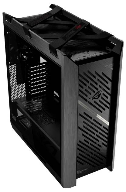 Schwarzes Gaming-Computergehäuse mit Mesh-Frontblende, die eckige Ausschnitte zur Belüftung aufweist, sowie einer transparenten Seitenscheibe.