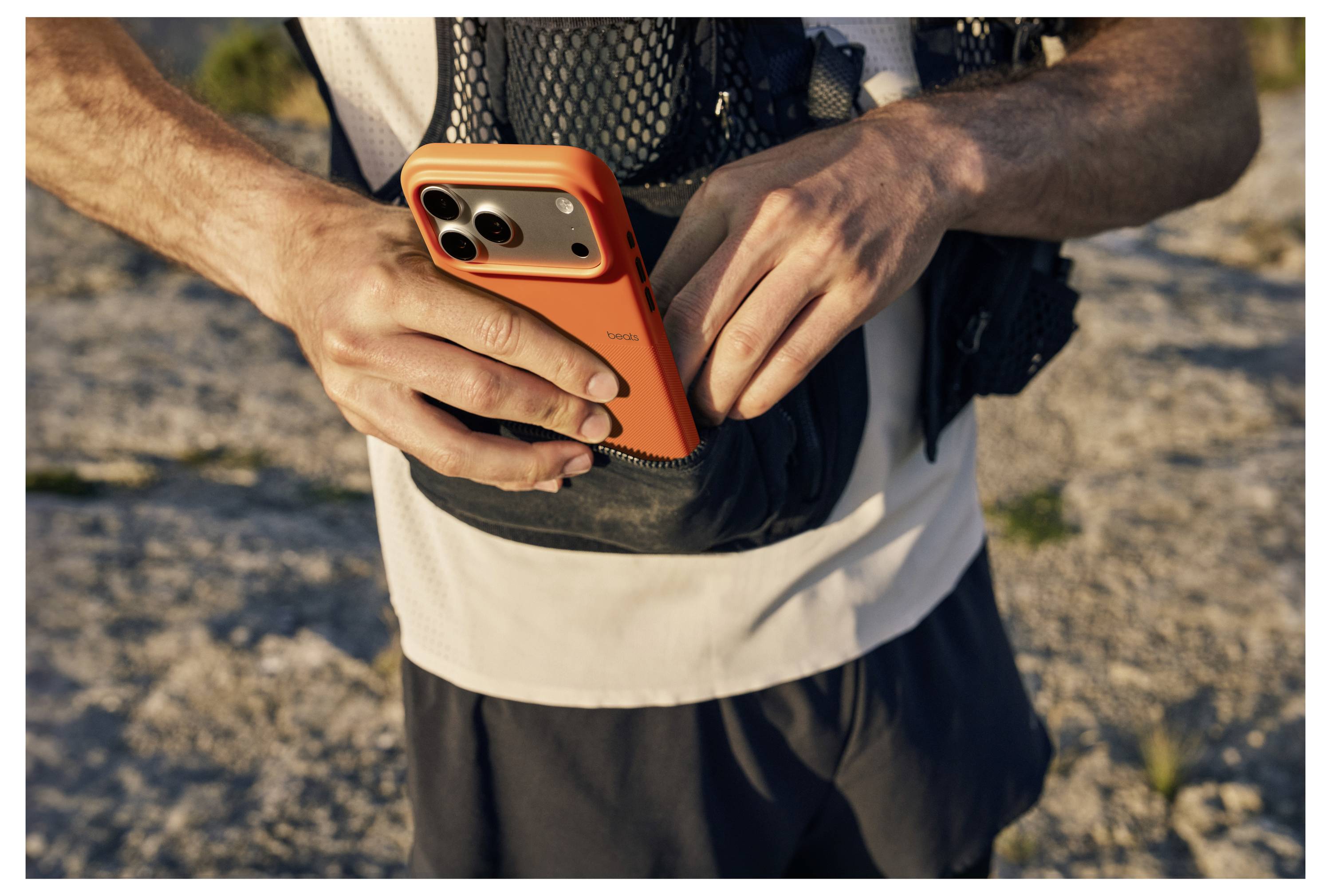 Beats Rugged Case iPhone 17 Pro Max Nevada Orange MagSafe kompatibel MGJC4LL/A
