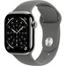 Apple Watch Series 11 GPS + Cellular 42mm Titangehäuse Sport Band Steingrau M/L Apple Watch Series 11 GPS + Cellular 42mm Titangehäuse Sport Band Steingrau M/L