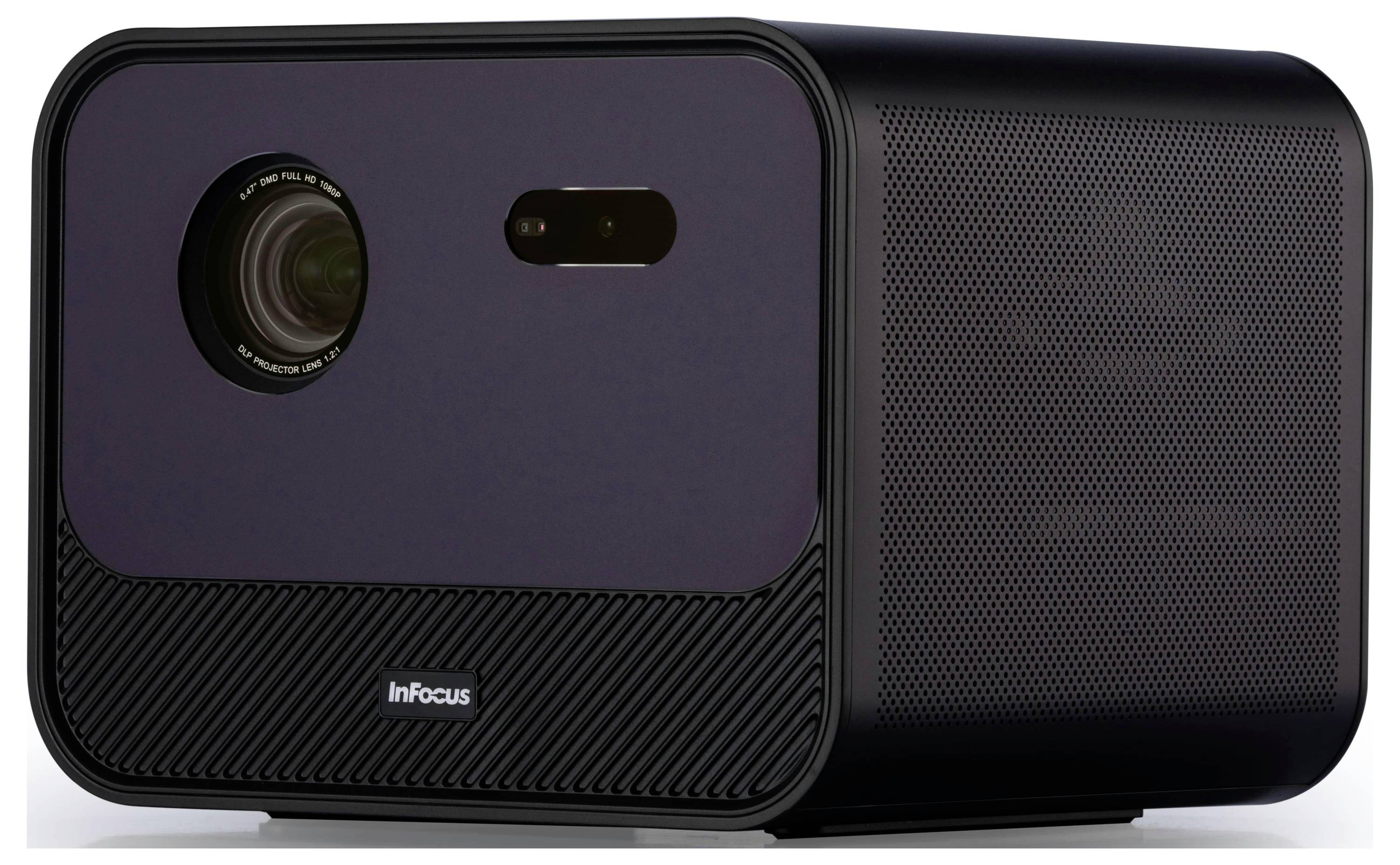 Ein schwarzer InFocus-Projektor mit einer Linse auf der linken Seite und einer rechteckigen Lautsprecherblende auf der rechten Seite.