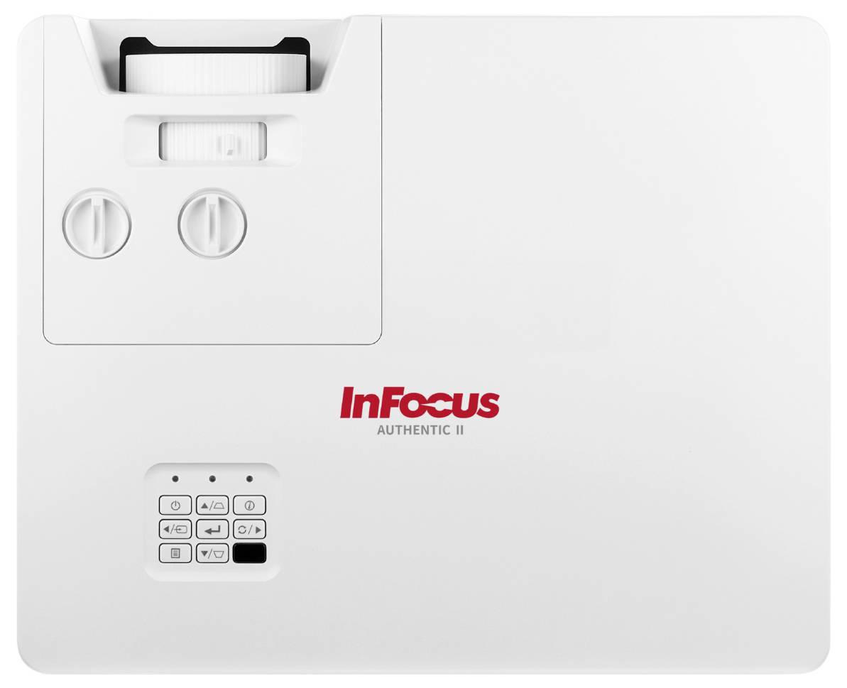 Ein weißer Projektor mit 'InFocus AUTHENTIC II' Branding auf der Oberseite, mit Bedienungstasten und Einstellungsrädern, von oben betrachtet.