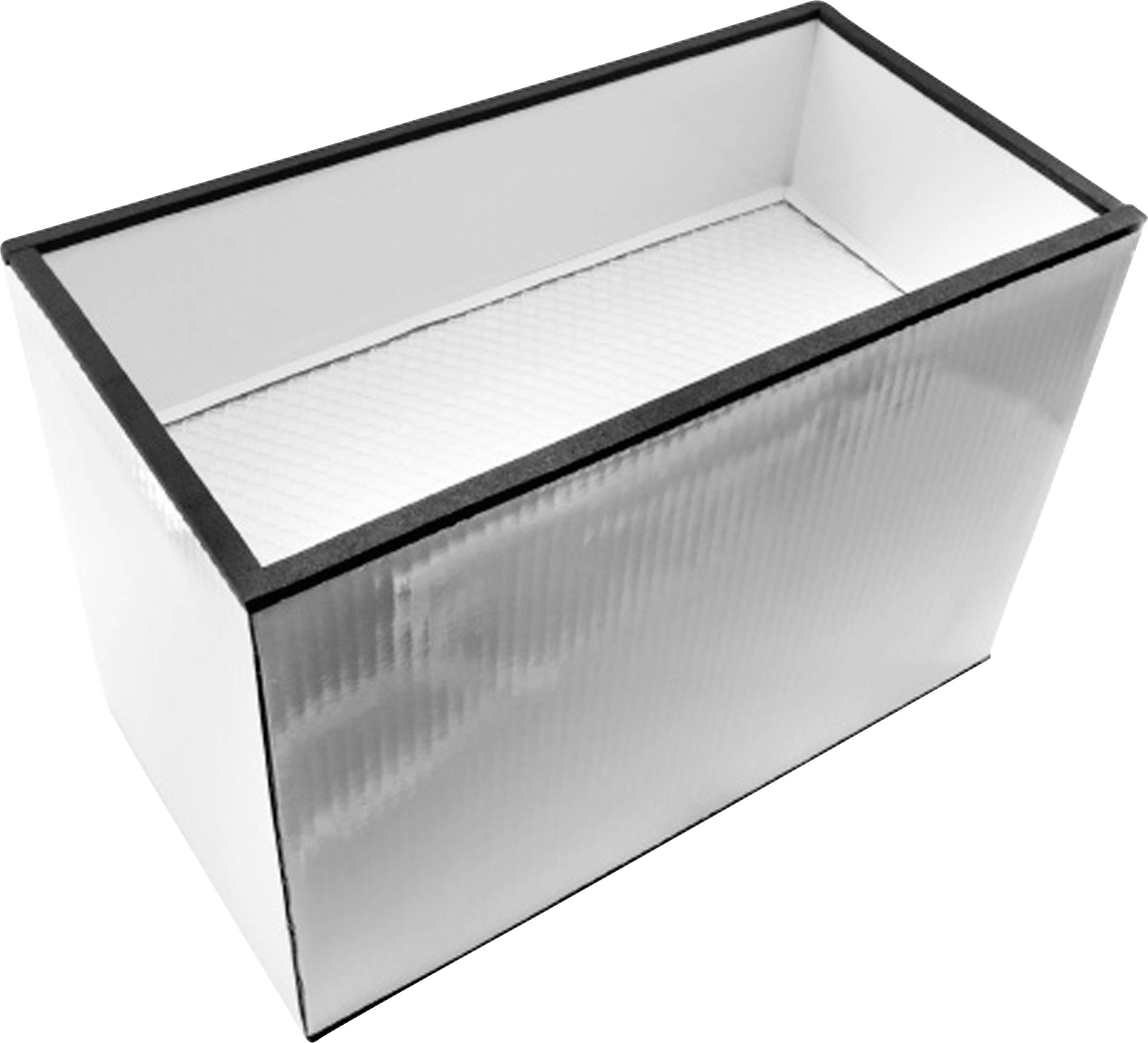 Rechteckiger weißer Luftfilter mit schwarzen Kanten, der ein Wabenmuster im Inneren aufweist.