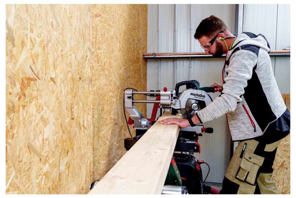 Metabo KGSV 254 MC Kappsäge 254mm 30mm 1450 W, 1800W