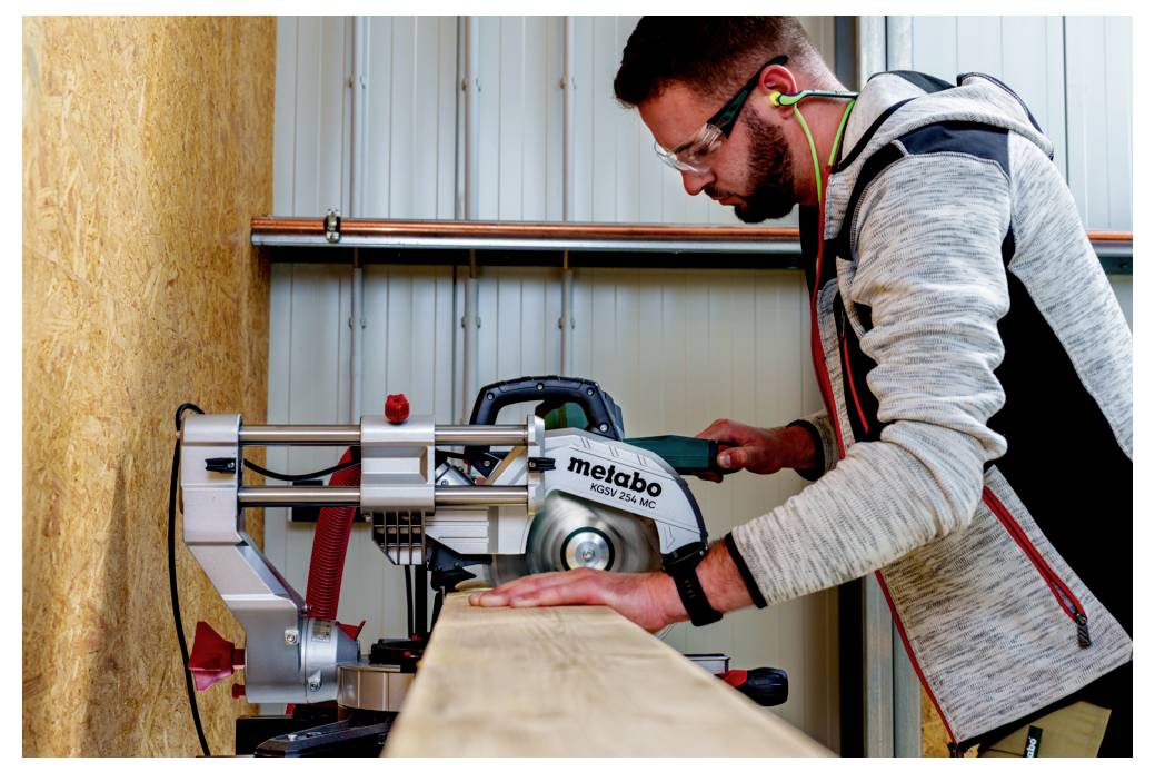 Metabo KGSV 254 MC Kappsäge 254mm 30mm 1450 W, 1800W