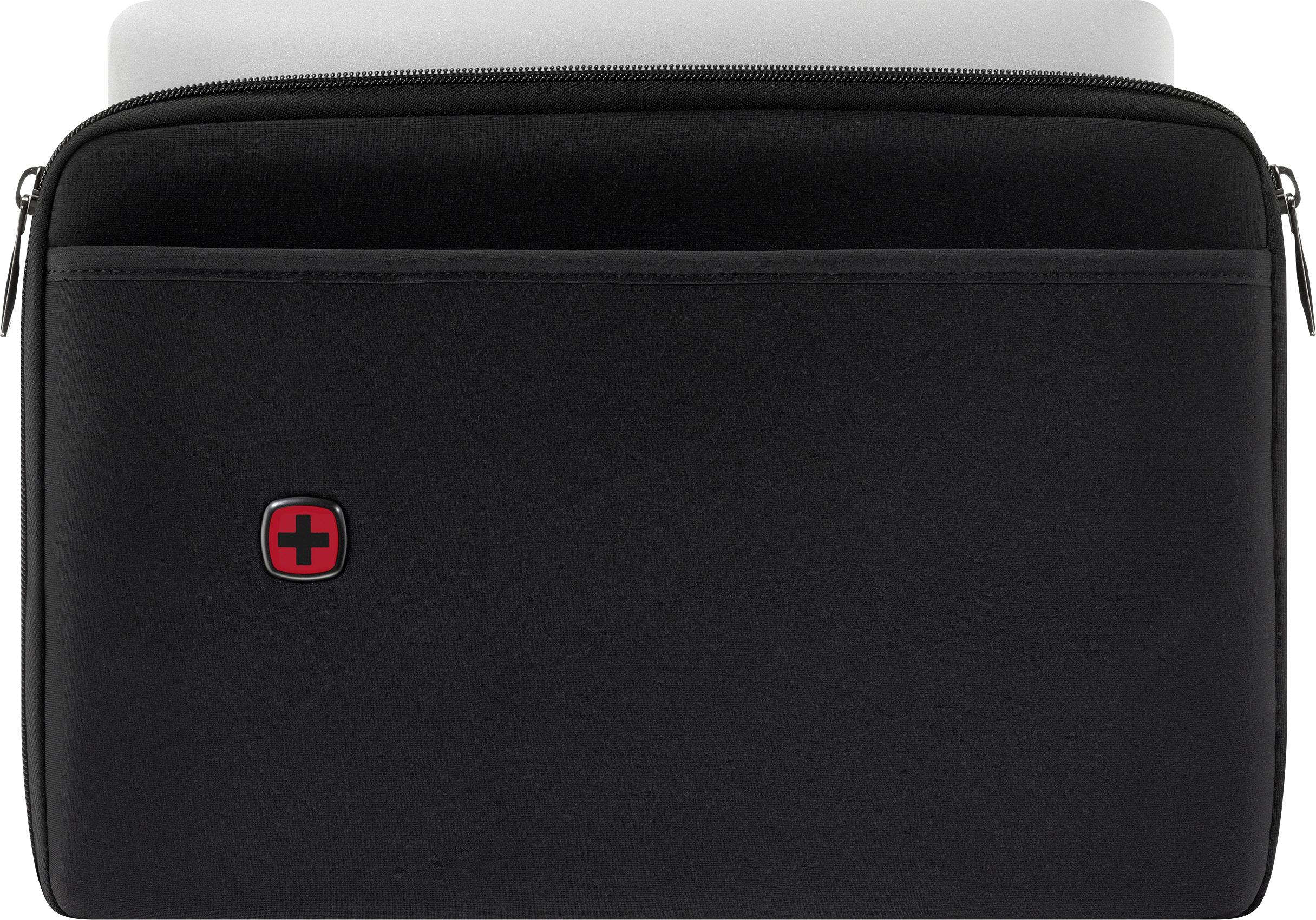 Eine schwarze Laptoptasche mit einem roten Kreuz-Logo auf der Vorderseite, teilweise geöffnet, sodass ein grauer Laptop im Inneren sichtbar ist.
