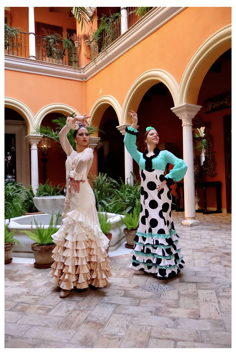 Canon EOS R10 + RF-S 18-45mm F4.5-6.3 IS STM Digitale Spiegelreflexkamera RF-S 18-45mm 24.2 Megapixel Schwarz 4K-Video