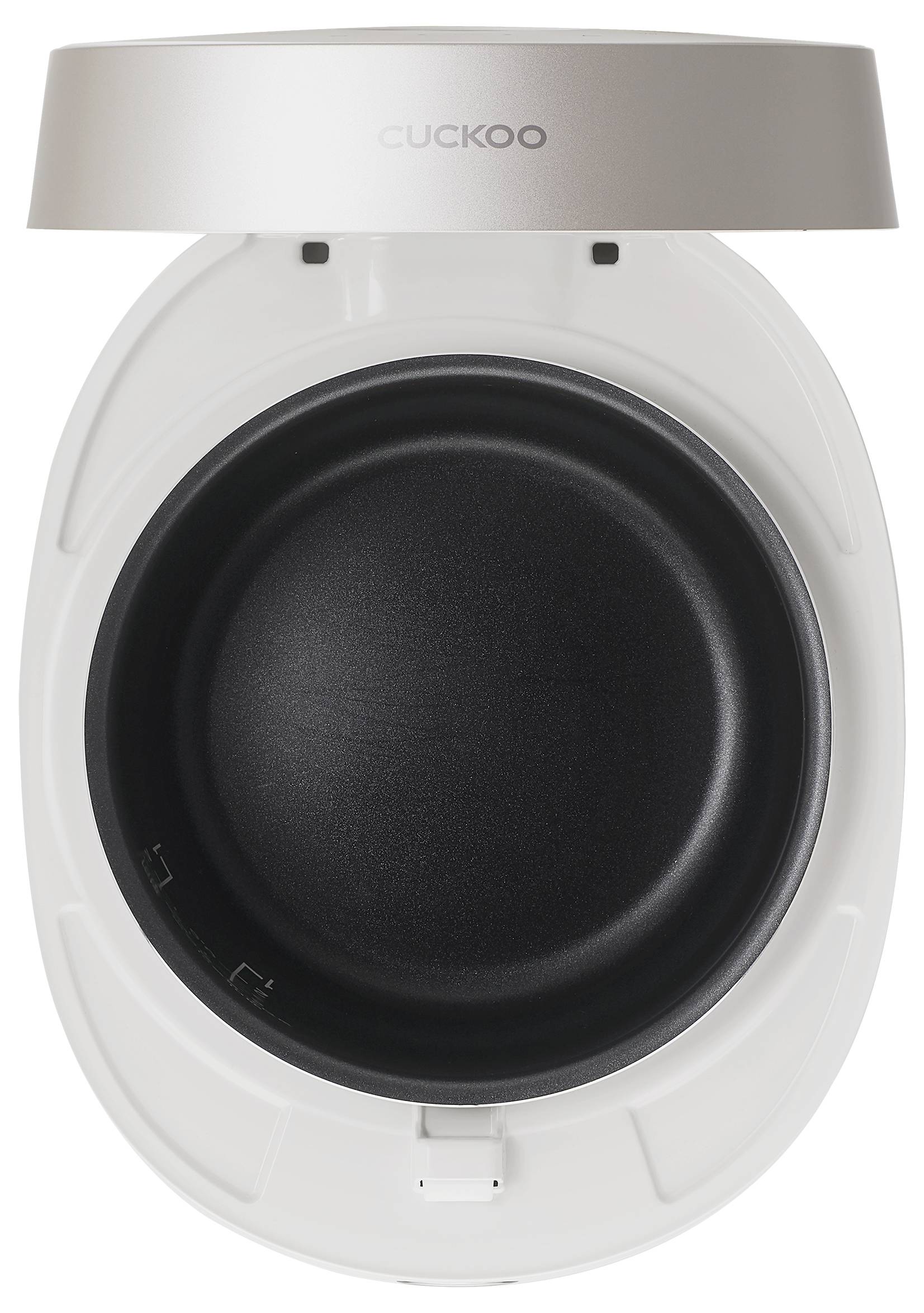 Eine Draufsicht eines geöffneten weißen Reiskochers mit dem schwarzen Innentopf. Der Deckel trägt den Markennamen 'CUCKOO' auf der Oberseite.