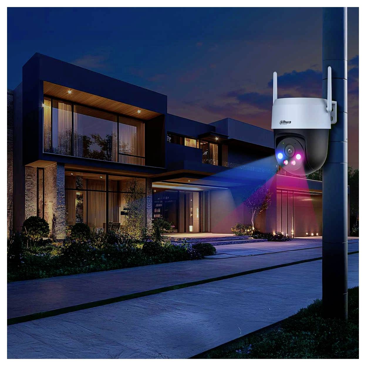 Eine moderne Sicherheitskamera mit Nachtsichtfunktion beleuchtet den Hauseingang in einem Wohngebiet während der Abenddämmerung und veranschaulicht damit die Überwachungstechnologie.