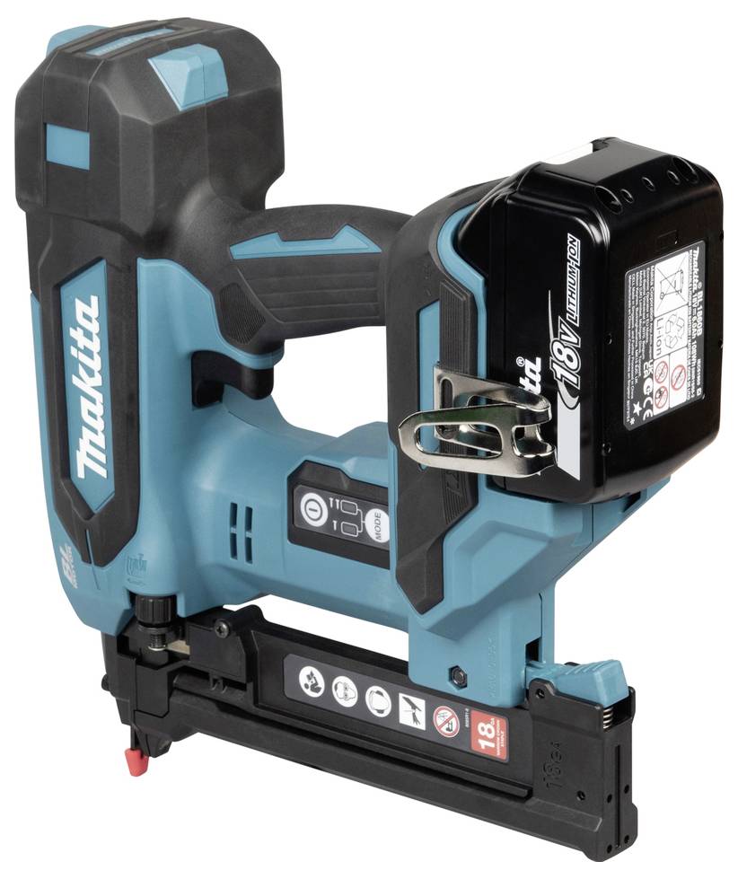 Makita-Akku-Finishing-Nagler mit 18-V-Akku, in Seitenansicht auf weißem Hintergrund dargestellt.