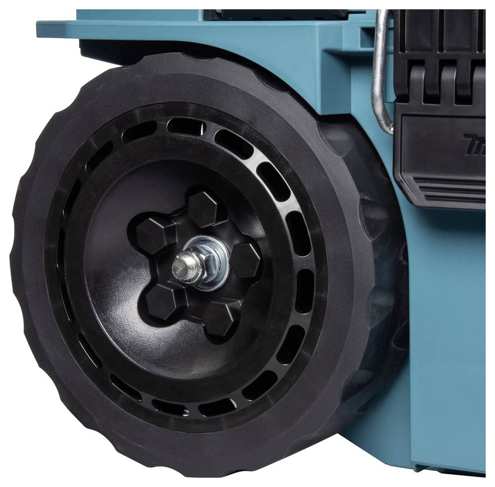 Nahaufnahme eines robusten schwarzen Rades, das an einem blaugrünen Maschinenteil befestigt ist, das das robuste Design und technische Details zeigt.