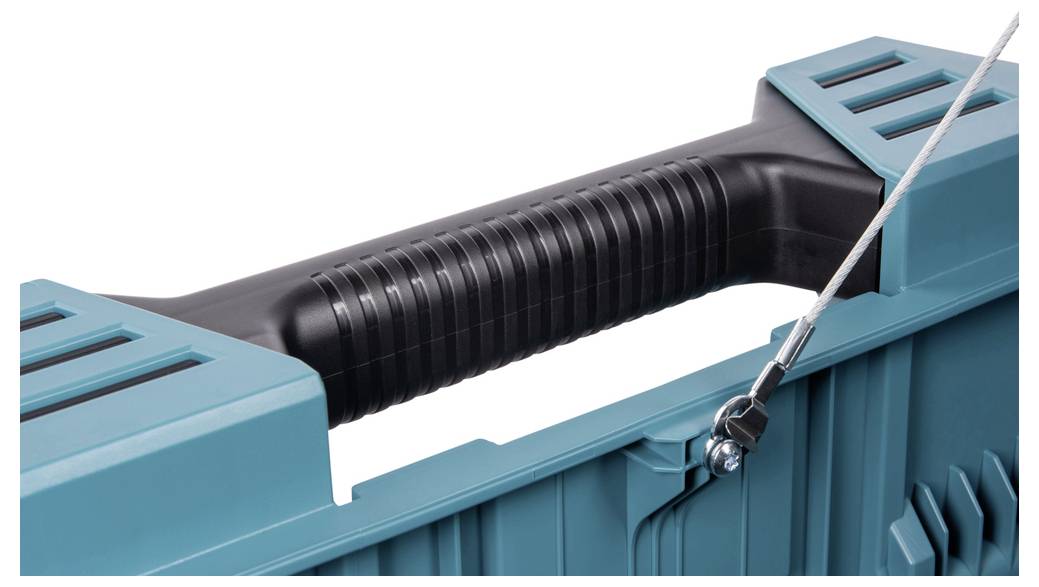 Ein blaugrün Werkzeugkasten mit schwarzem Griff, teilweise offen, zeigt eine Metallverriegelung, die seine Seite sichert.