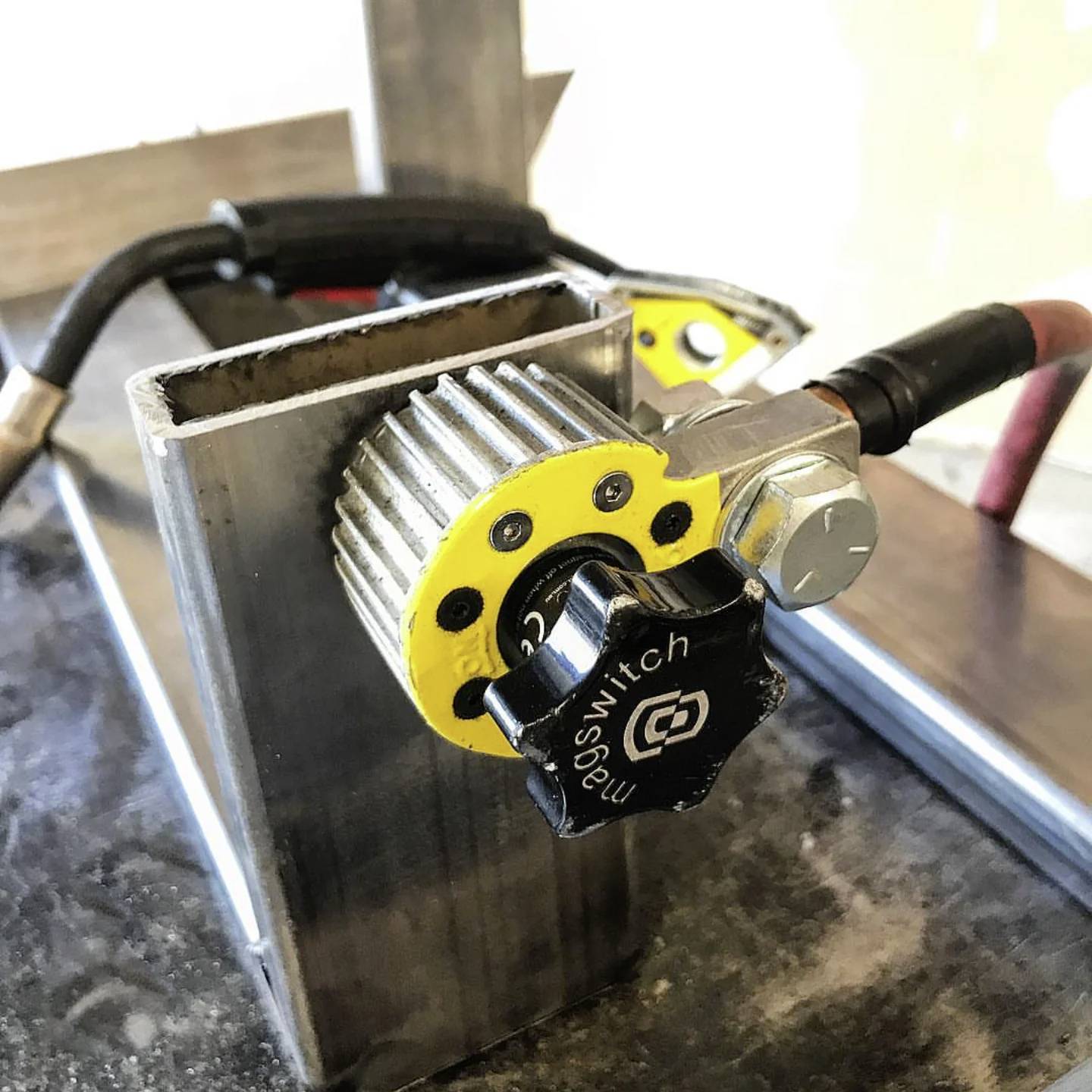 Magswitch 8100746 Magnetischer Schweißerdungsgrundhalter 8100746 Magnetische Schweiß Erdungsklemme schaltbar 300 Amp Gro