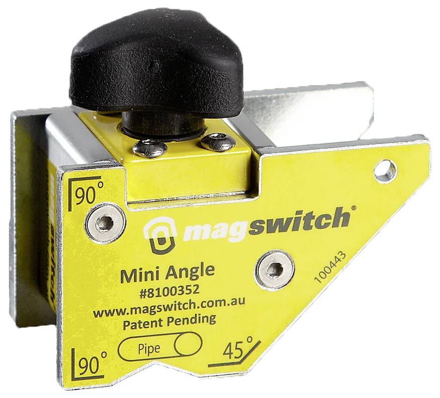 Ein gelbes Magswitch Mini Winkel-Werkzeug zeigt Winkel von 90°, 45° und Rohrpositionen. Es verfügt über ein Zifferblatt und Patentinformationen.