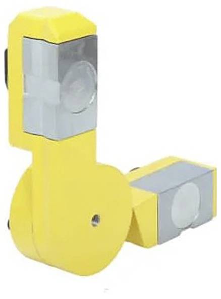 Eine moderne gelbe und silberne Kunstskulptur mit geometrischen Formen, die kreisförmige und rechteckige Elemente asymmetrisch gestapelt zeigt.