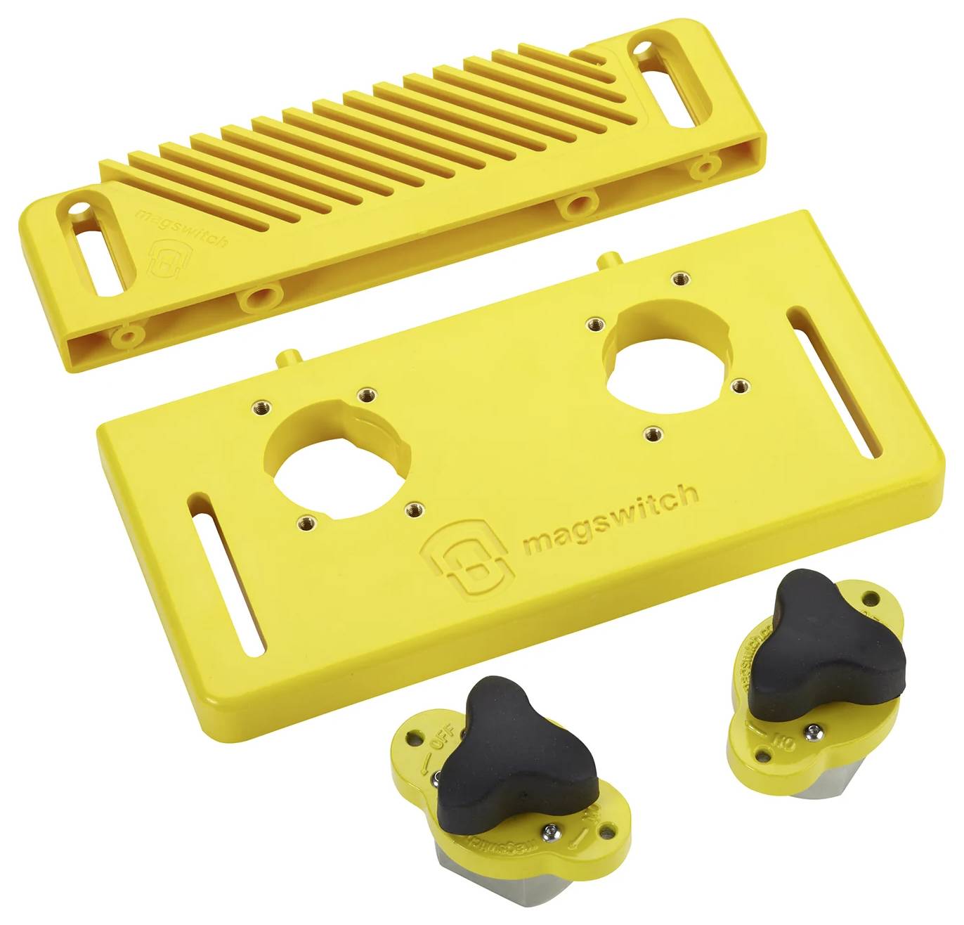 Ein gelbes Magswitch-System mit magnetischen Grundplatten und einer Ausrichtungshilfe für die Holzbearbeitung, das Komponenten für präzise Werksausrichtung präsentiert.