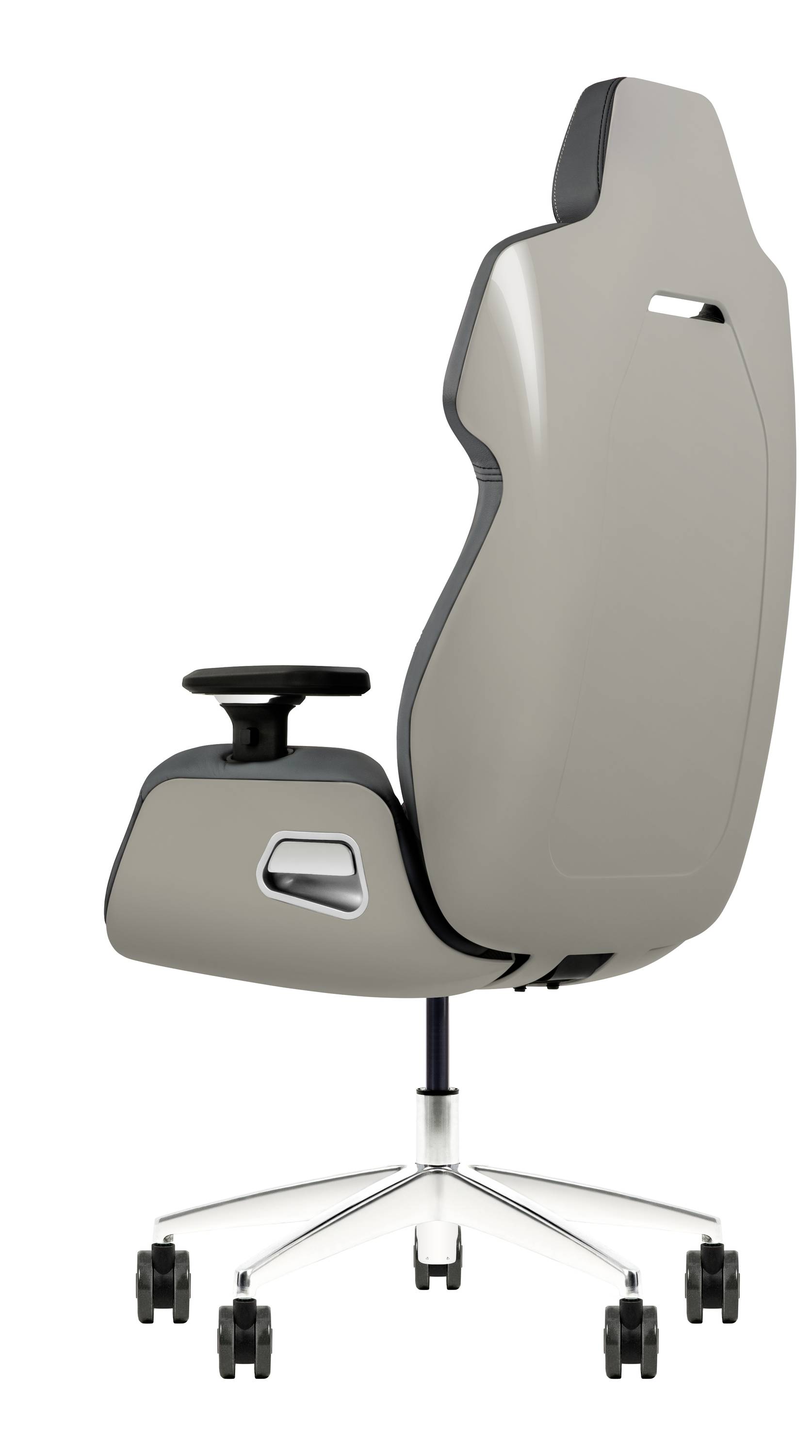 Ein moderner Bürostuhl mit einer schlanken, ergonomischen Rückenlehne, Armlehnen und einer Fünf-Rollen-Basis, designed für Komfort und Unterstützung in Arbeitsumgebungen.