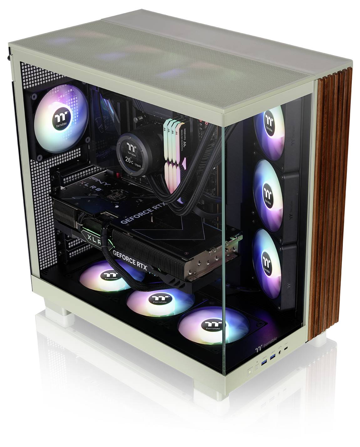 Ein Gaming-PC mit Seitenscheibe aus Glas, der RGB-beleuchtete Lüfter, eine leistungsstarke Grafikkarte und Komponenten der Wasserkühlung zeigt.