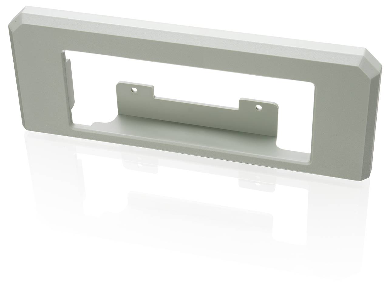 Ein Metallrahmenbeschlag, konzipiert zum Befestigen, mit rechteckiger Form, abgeschrägten Kanten und zwei Schraublöchern zur Anbringung.