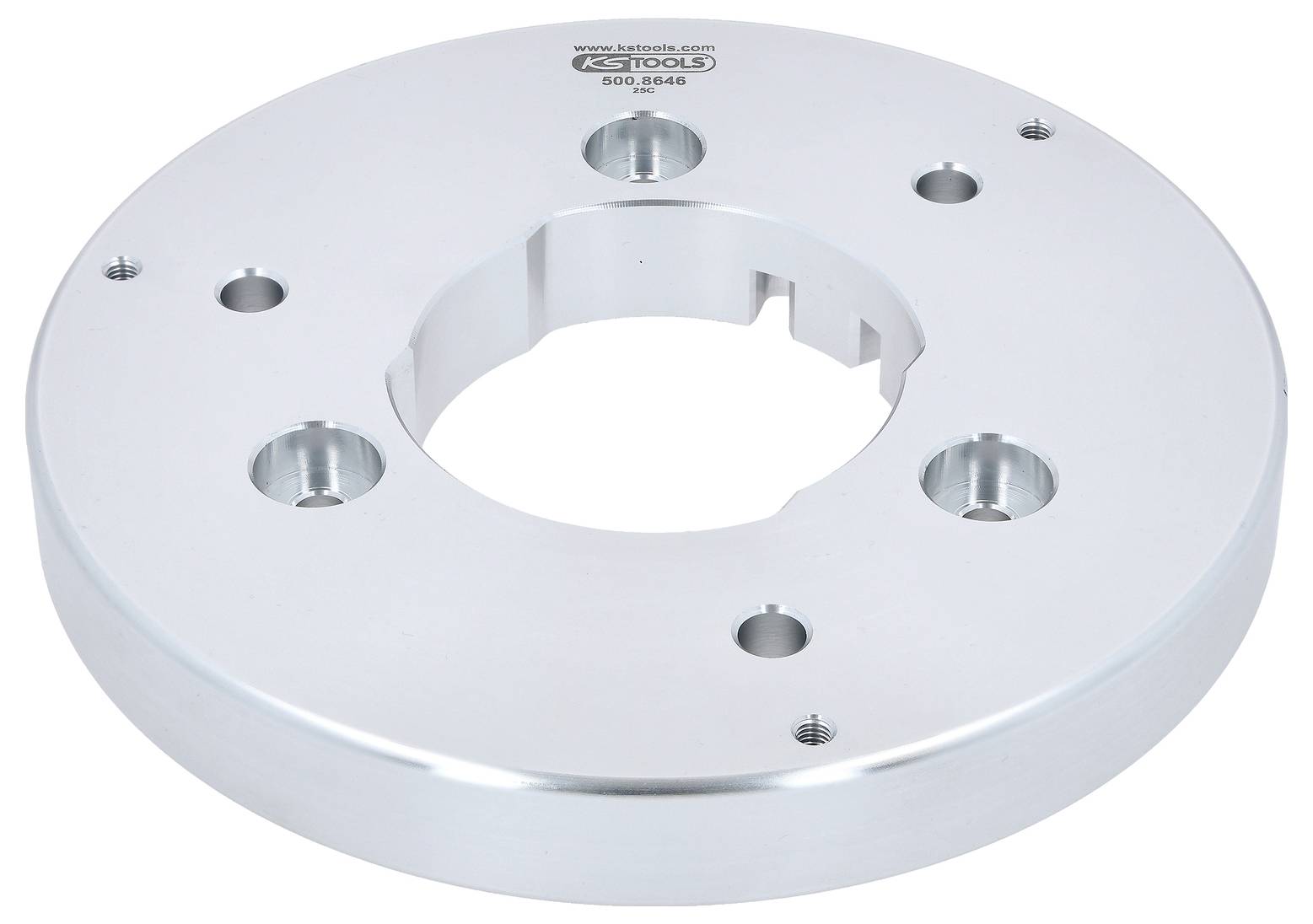 Eine kreisförmige Metallkomponente mit mehreren Löchern und einem ausgeschnittenen Zentrum, wahrscheinlich als Montageplatte für mechanische oder technische Anwendungen verwendet.