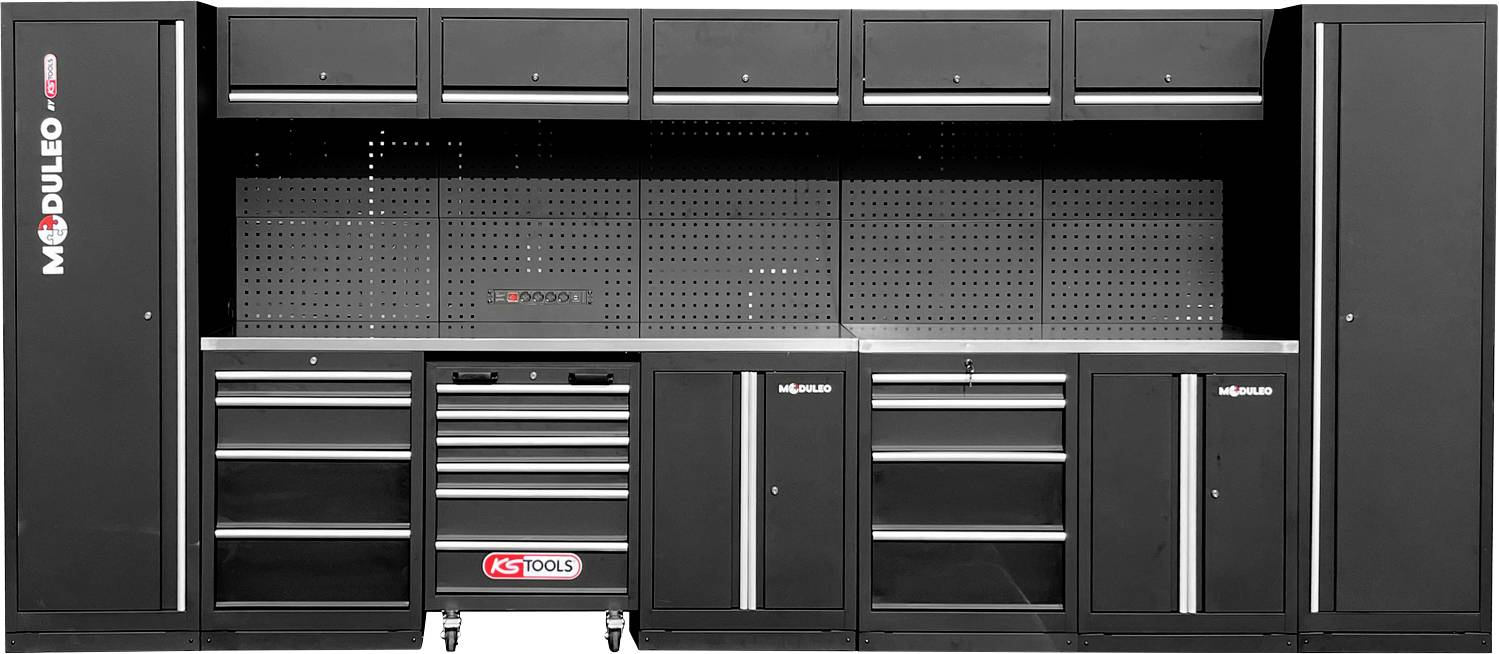 Eine große, modulare schwarze Werkzeugaufbewahrungseinheit mit mehreren Schränken, Schubladen und einer Lochwand, ideal zum Organisieren von Werkzeugen in einer Werkstatt.